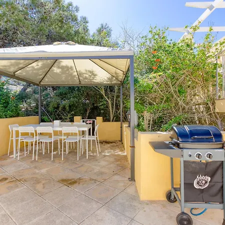 With Beautiful Views With Pool In By 360 Estates アパート *