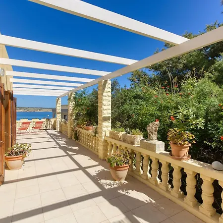 With Beautiful Views With Pool In By 360 Estates Daire Mellieħa